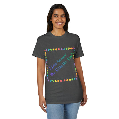 "I Love Someone Who Rocks the 'Tism" Tee – Autism Awareness Gift for Parents & Caregivers | S–5XL - Geo Rocks The 'Tism