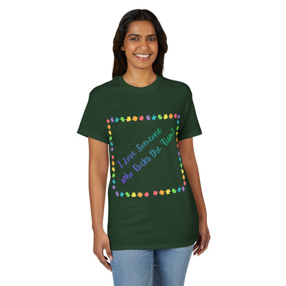 "I Love Someone Who Rocks the 'Tism" Tee – Autism Awareness Gift for Parents & Caregivers | S–5XL - Geo Rocks The 'Tism